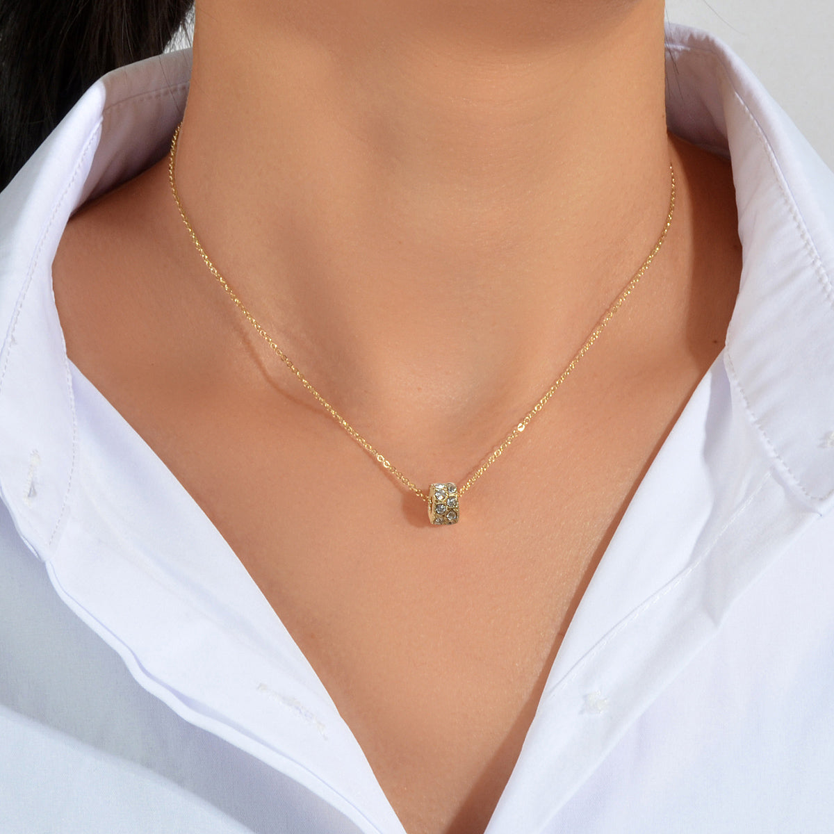 Elegance Gold Or Silver Pendant Necklace